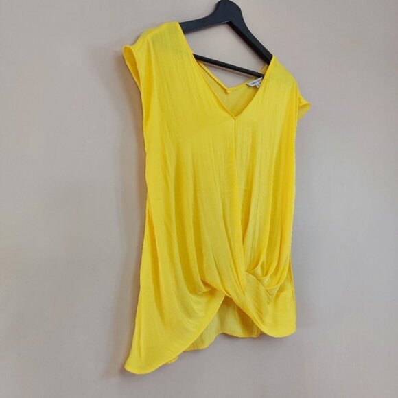 Naked Zebra v neck blouse with faux wrap bottom size small - Picture 2 of 6